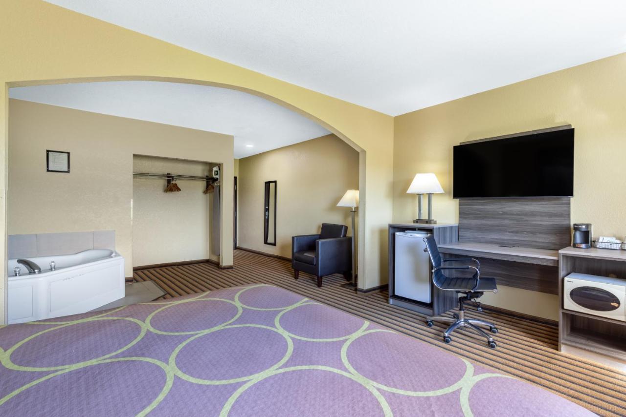 Super 8 By Wyndham Nixa/Springfield Area Hotel Exterior foto