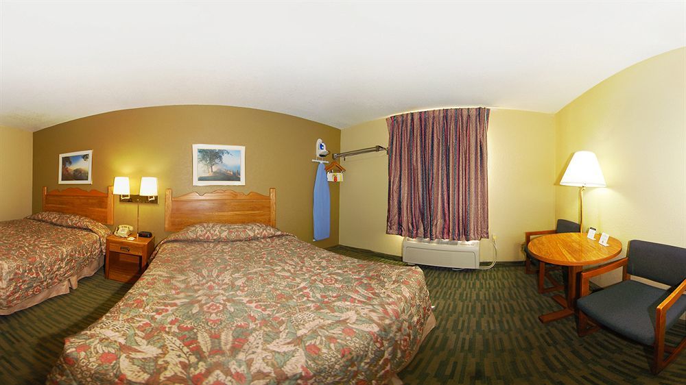 Super 8 By Wyndham Nixa/Springfield Area Hotel Exterior foto